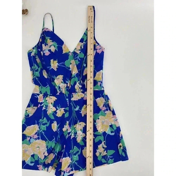 Yumi Kim Lea Romper Floral Pink Adjustable Strap Pockets Lined Beach XS EUC - Picture 8 of 8